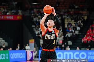 媒体人：深圳本赛季是成功的 贺希宁要加强控运技术和心理成熟度