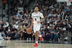 福克斯：哈珀的终结能力堪比欧文 我在这方面也要向他学习