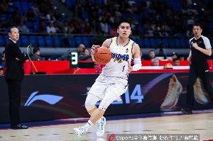 陈盈骏：这样结束赛季很不甘 但会将负面情绪释放掉 专心陪伴女儿