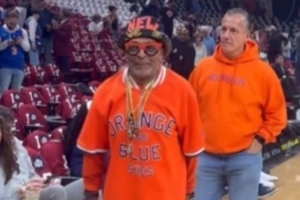 头号球迷已就位！知名尼克斯死忠球迷斯派克·李空降克利夫兰